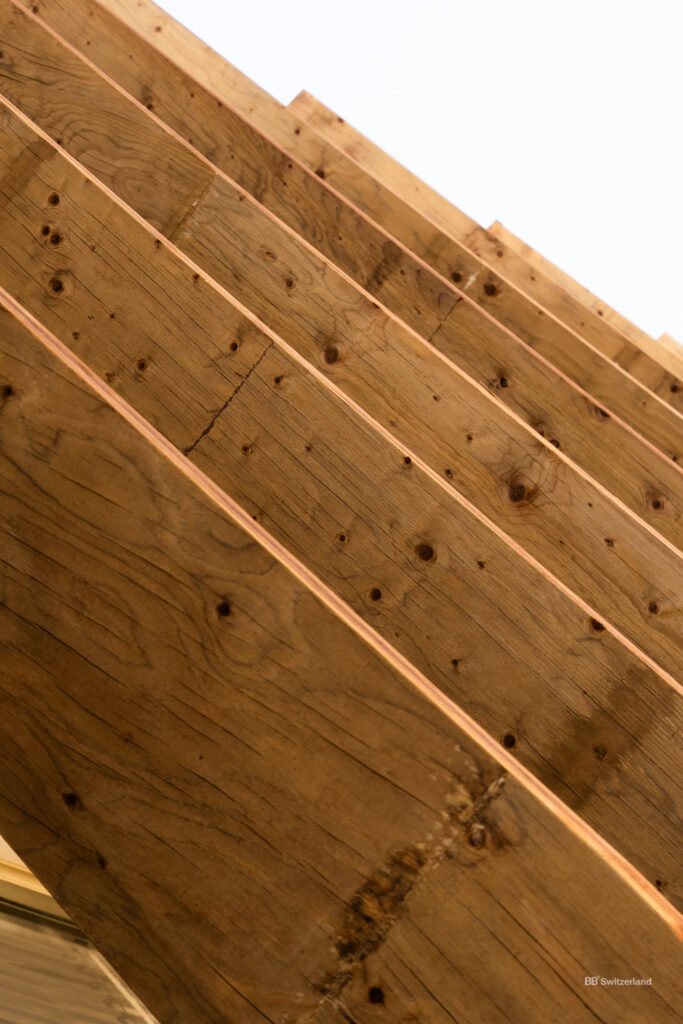 Structure en bois massif du bâtiment